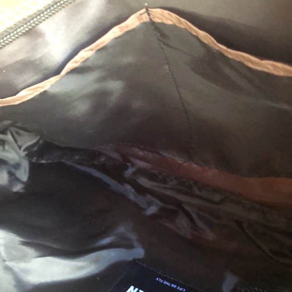 NWT THINK ROYLN Hampton Oversize Shopper w:Matching Pouch & C/B Strap - Picture 7 of 7